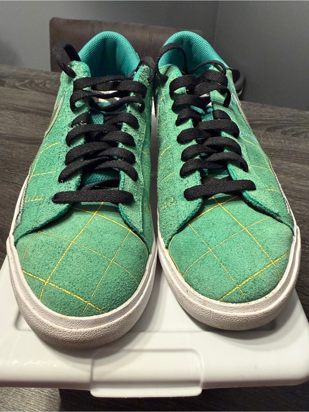 Nike Green and Black  Shoe Tongue Label